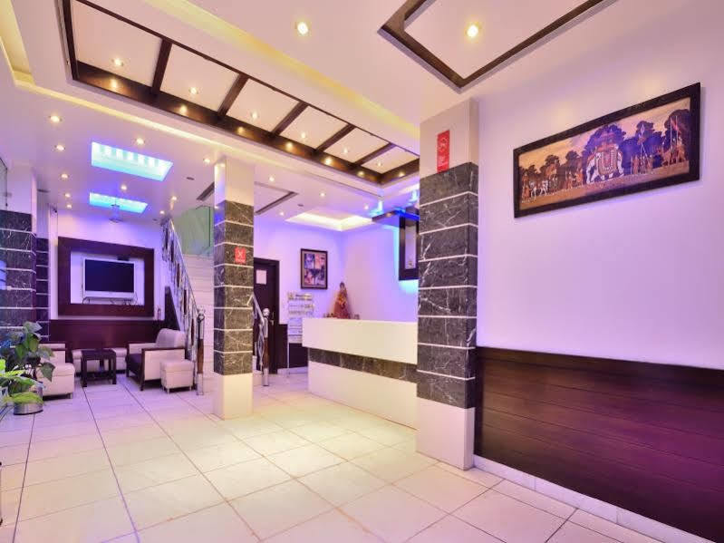 Oyo 7781 Hotel Sai International Yeni Delhi Dış mekan fotoğraf